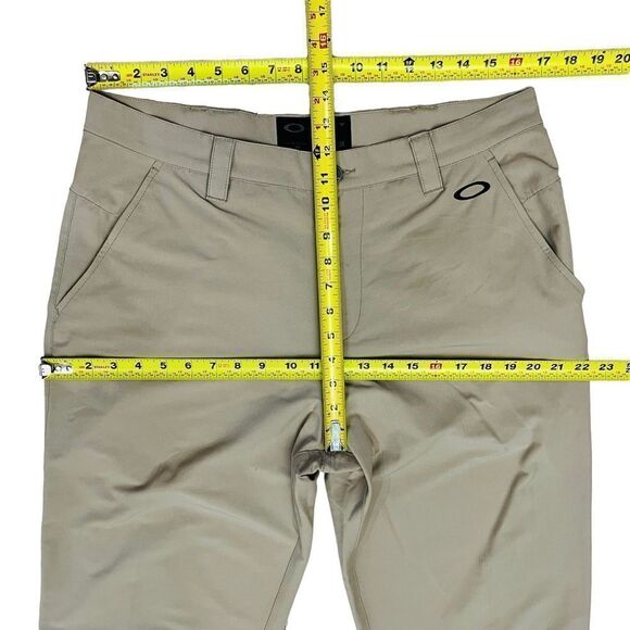 Oakley Golf Tan Flat Front Pockets Men’s Pants Sz 34x33 - Picture 8 of 12